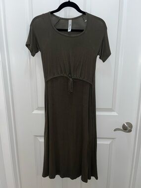 Latched mama Olive Midi Dress
